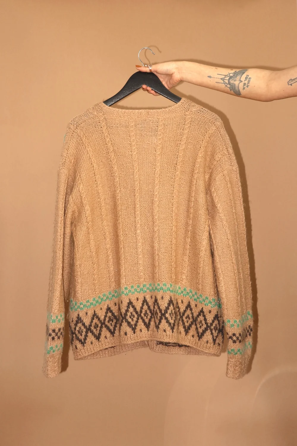 VINTAGE 70s HAND KNITTED FLORAL FOLK BEIGE CARDIGAN - LARGE